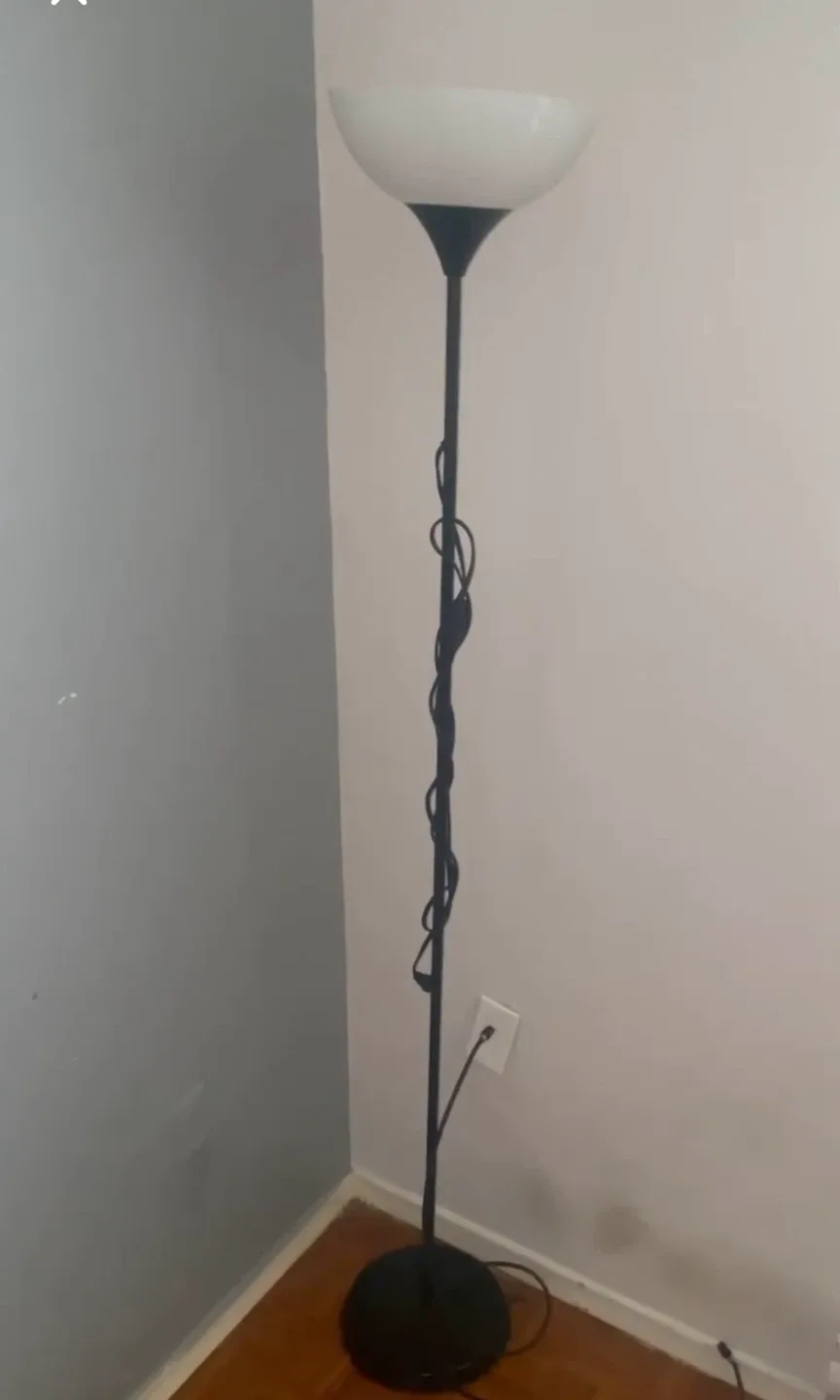 Glass dining table and floor lamp image indicator(2)