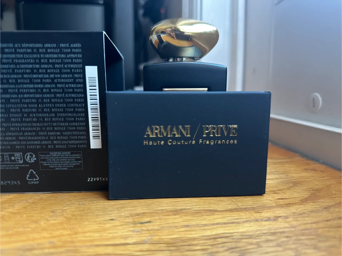 Armani Prive Cuir Noir 3.4 fl oz image indicator(3)