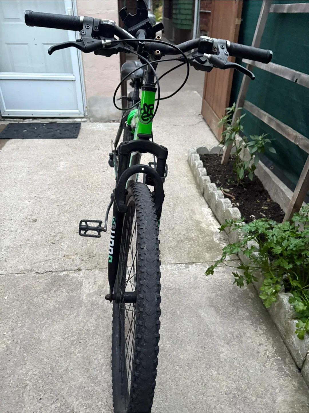 Hyper Mountain Bike image indicator(2)