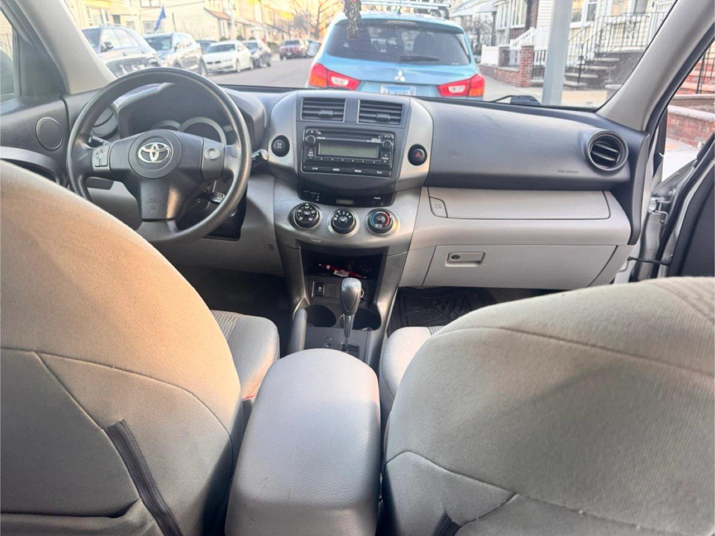 Silver 2009 Toyota RAV4 - photo 2