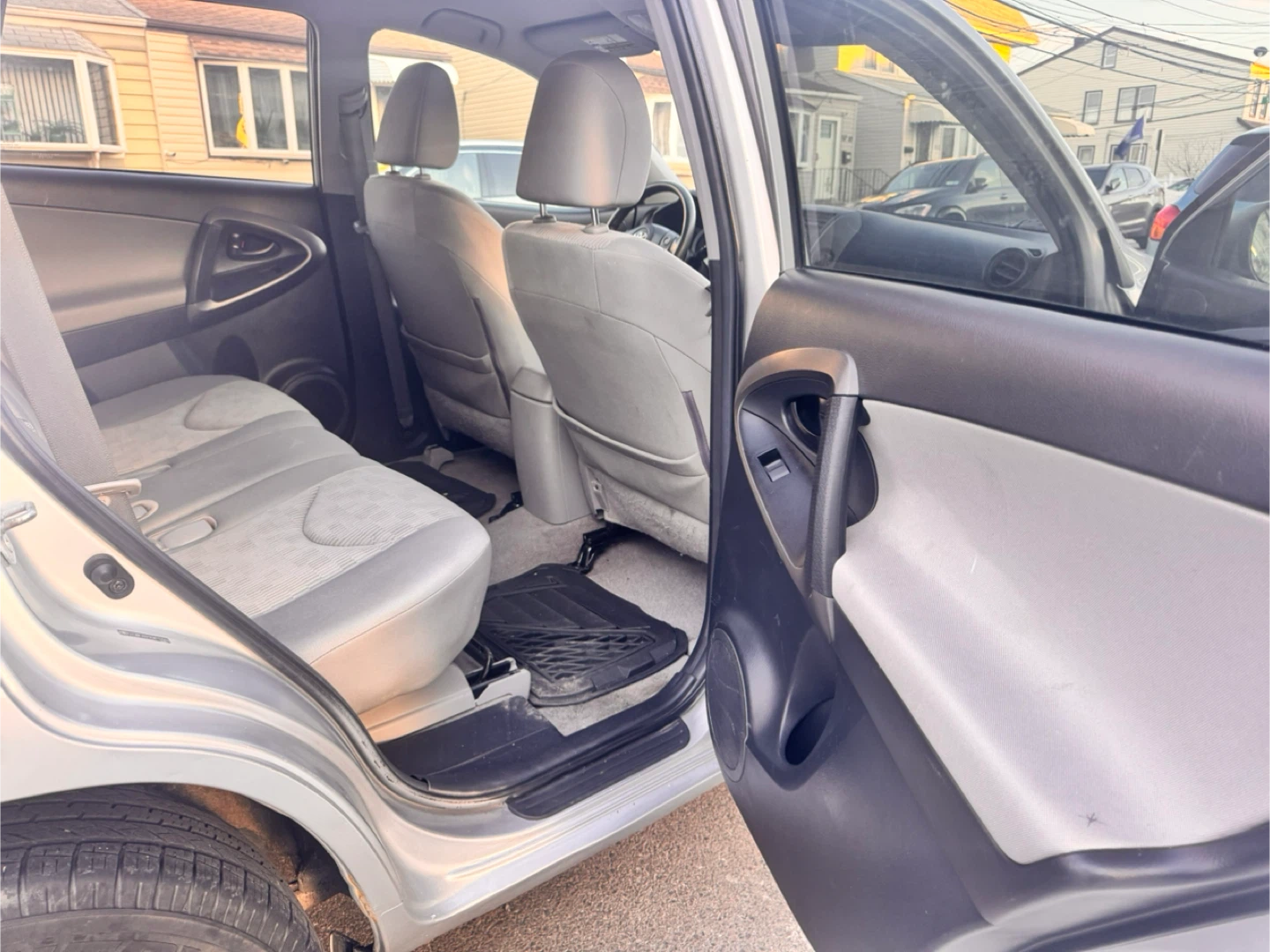 Silver 2009 Toyota RAV4 - photo 3