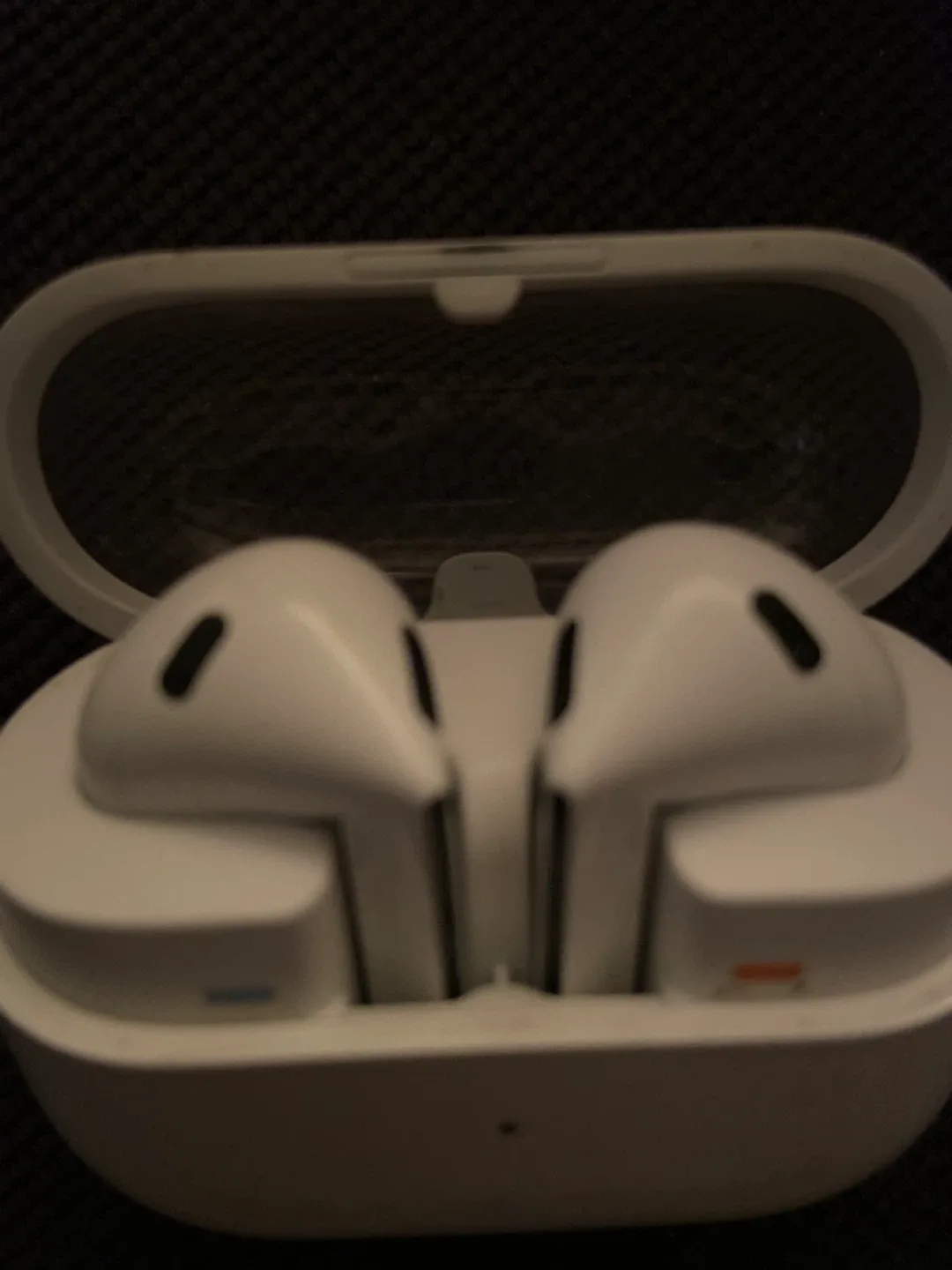 Apple AirPods (2nd generation) image indicator(2)