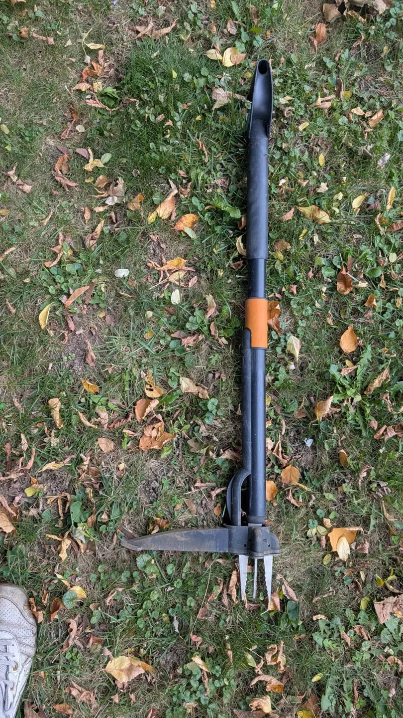 Fiskars Stand-up Weeder thumbnail