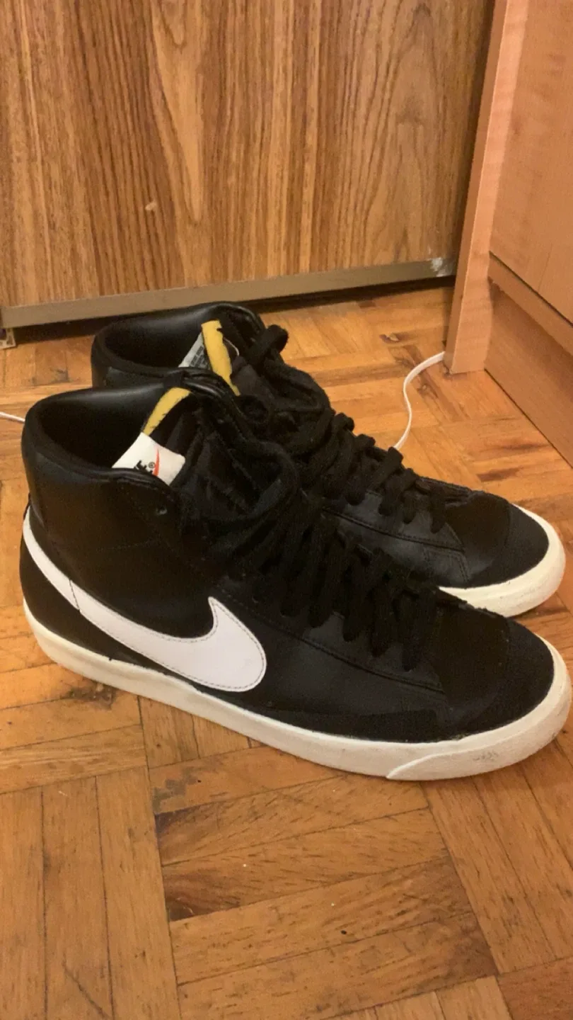 Nike Blazer Mid '77 Black/White Shoes