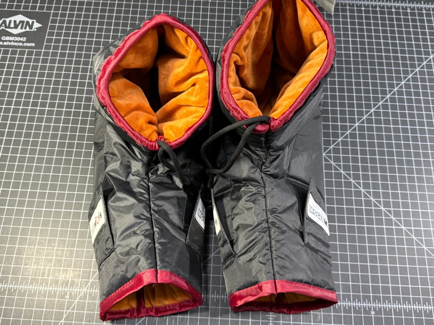 MoGee Muffs/Pogies for Cold Weather Riding image indicator(2)