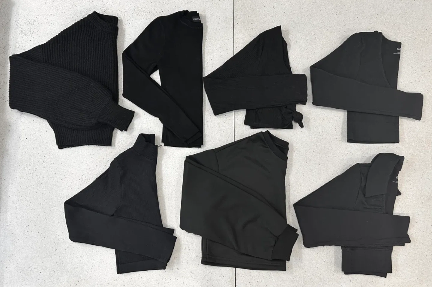 LOT of 7 cropped Black Long Sleeve Tops - Size XS and S thumbnail