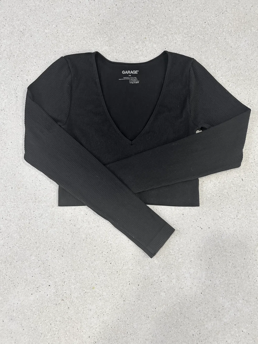 LOT of 7 cropped Black Long Sleeve Tops - Size XS and S image indicator(2)