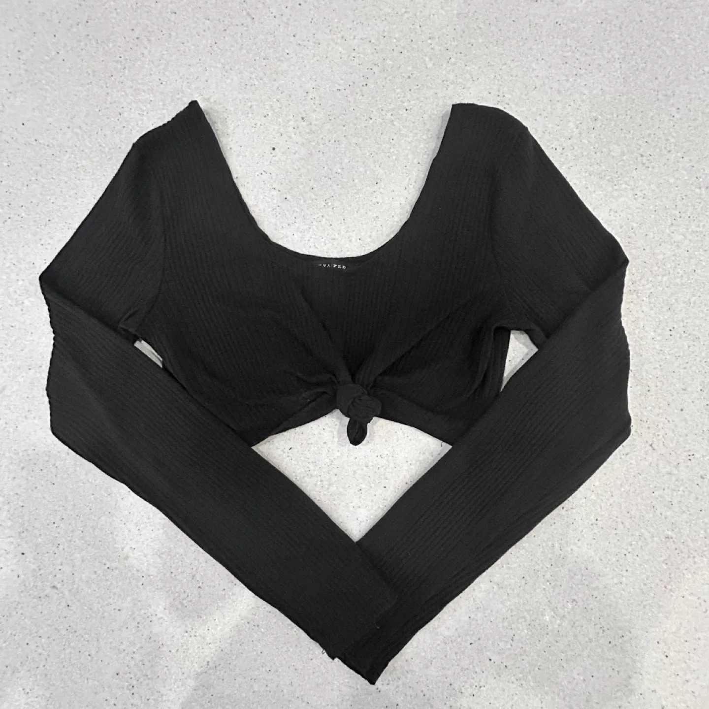 LOT of 7 cropped Black Long Sleeve Tops - Size XS and S image indicator(7)