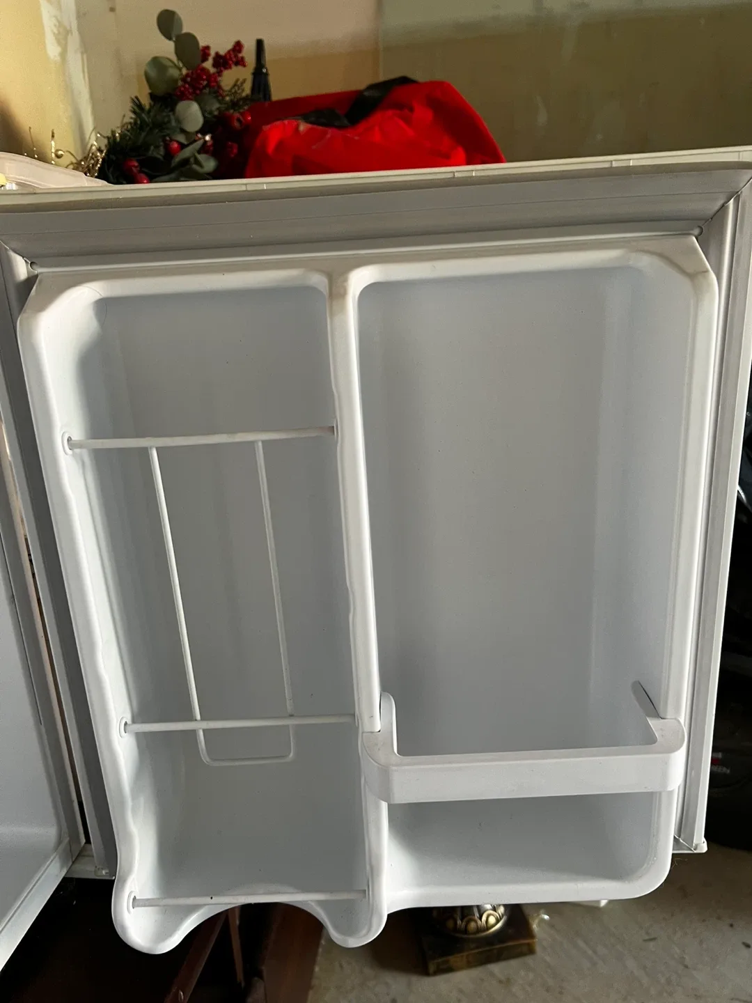 Danby Compact Refrigerator - Great Condition image indicator(3)