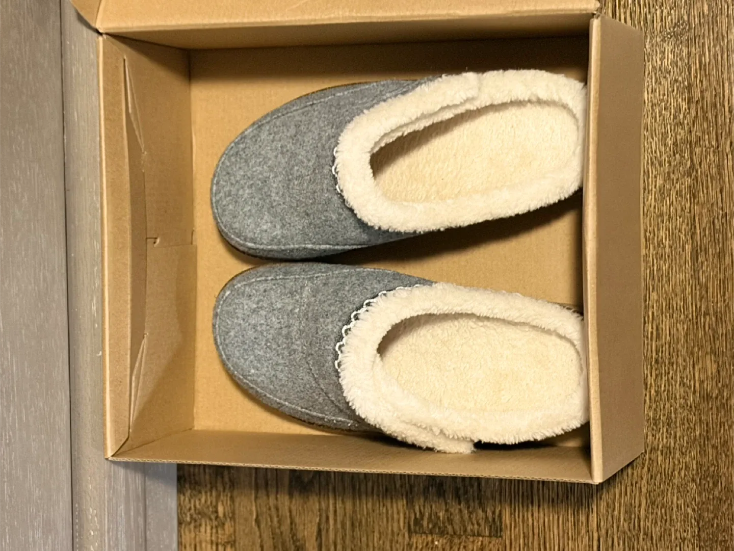 Orthofeet Women's Grey Slippers, Size 8 image indicator(5)
