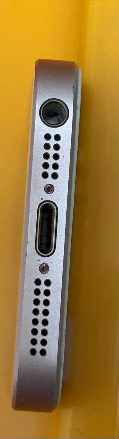 iPhone SE 1st Gen Pink Rose Gold  16 GB  unlocked image indicator(6)