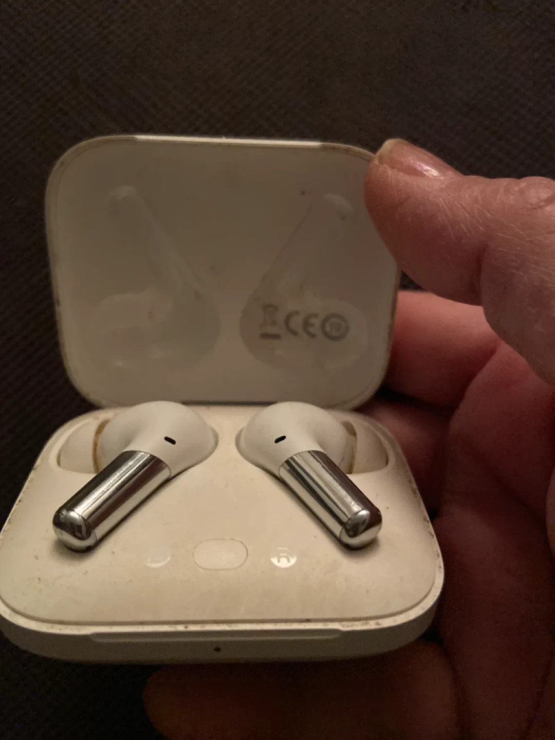 OnePlus Buds Pro White image indicator(2)