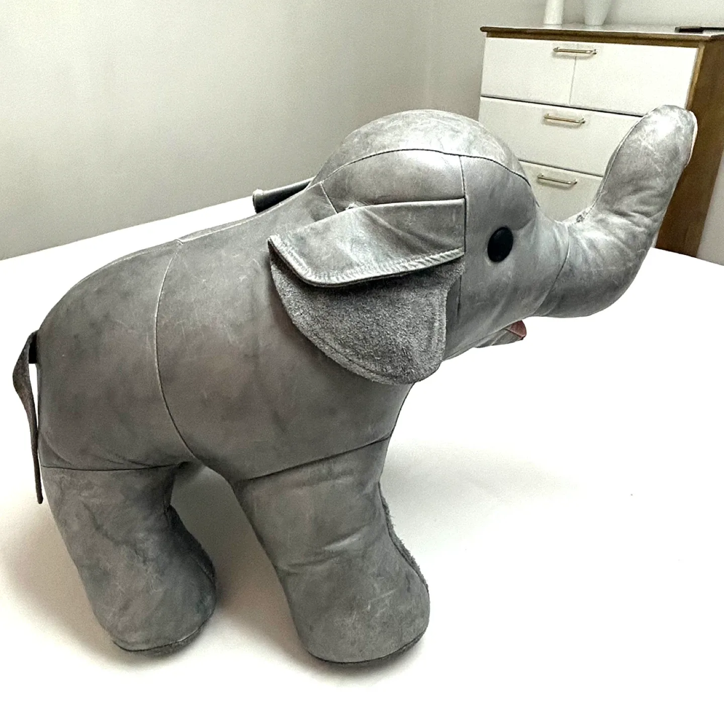 100% Genuine Leather Children’s Jumbo Elephant image indicator(2)