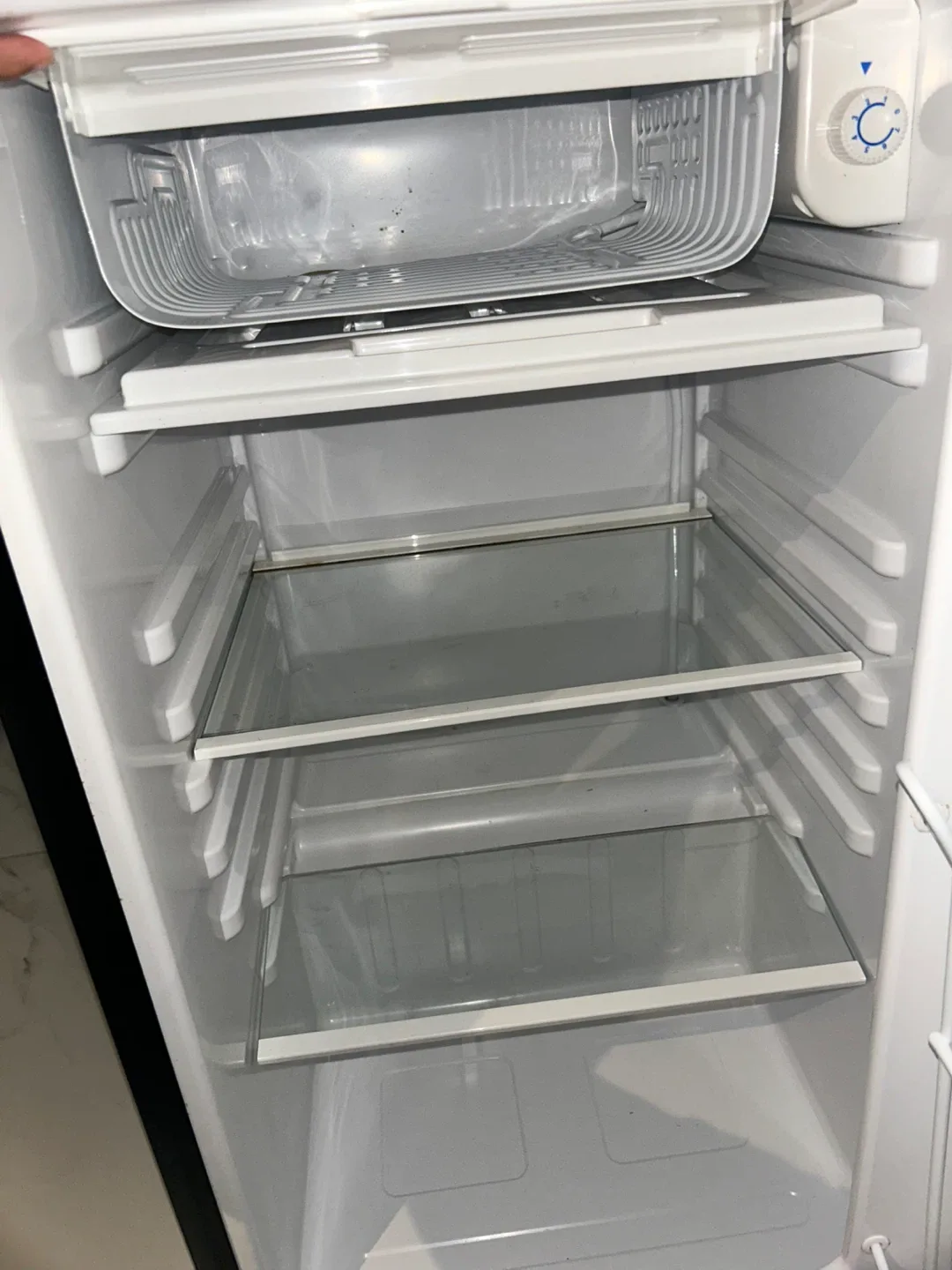 Igloo Compact Refrigerator - Black image indicator(4)