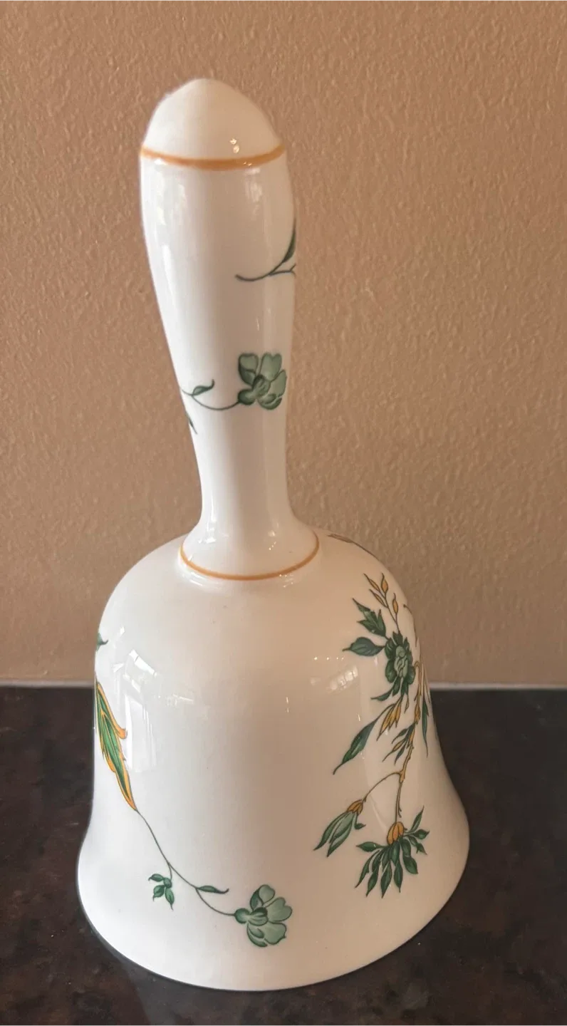 Vintage Crown Staffordshire Fine Bone China Kowloon Pattern Bell image indicator(2)