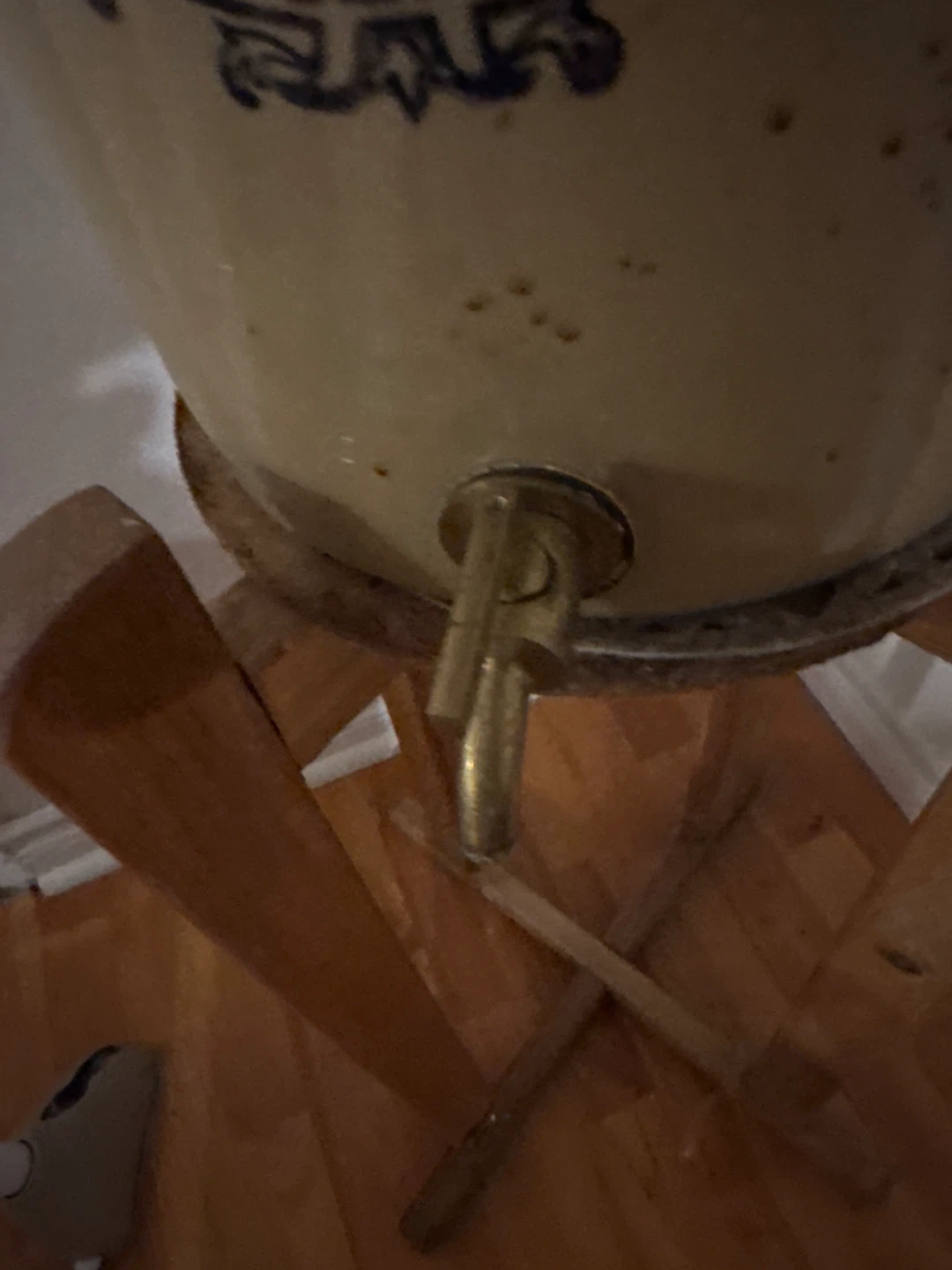 Doulton Ceramic Water Filter on Wooden Stand - photo 3
