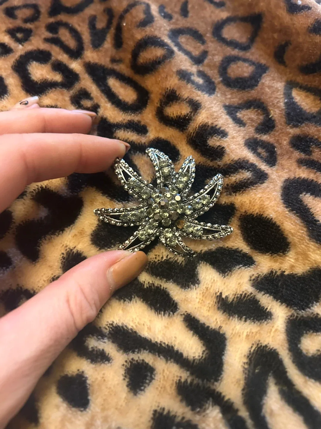 Vintage Weiss Lily Star Flower Brooch Pin thumbnail