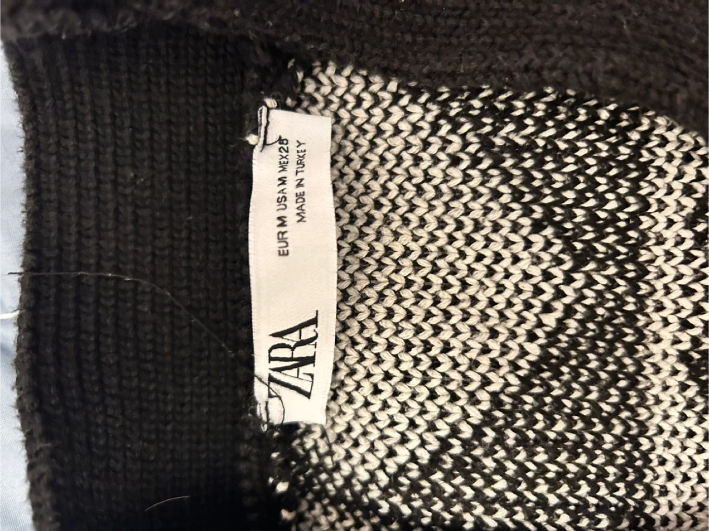 Zara Black & White Patterned Cardigan - Size M image indicator(3)