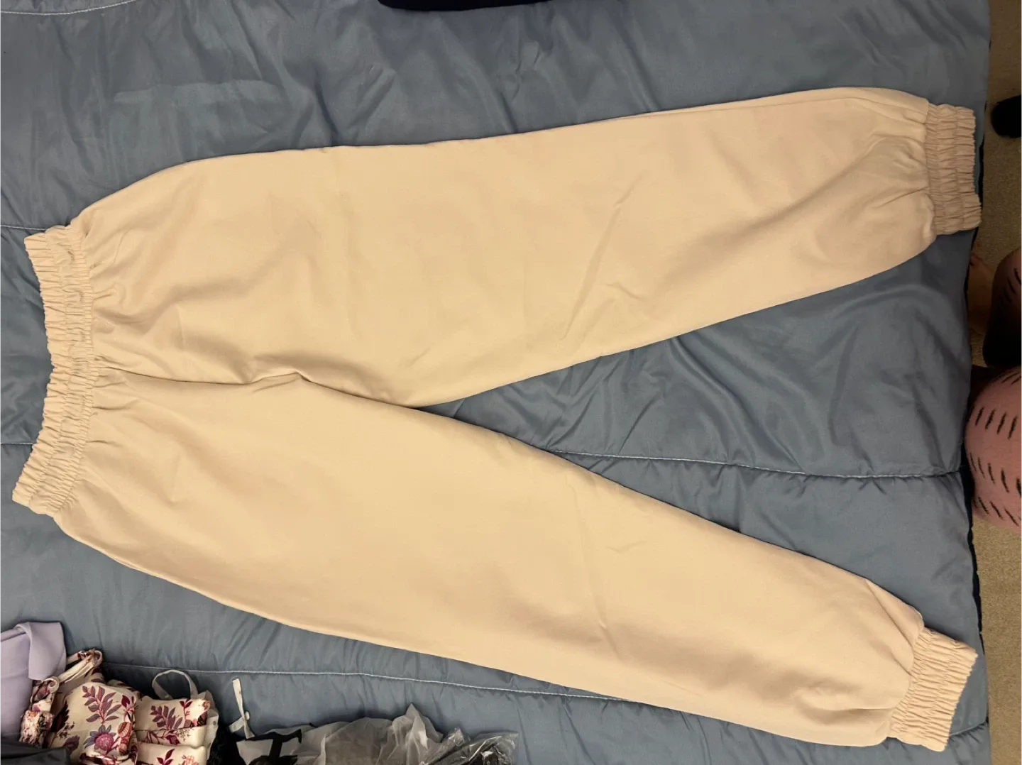 Zara Beige Jogger Pants - Size M image indicator(2)