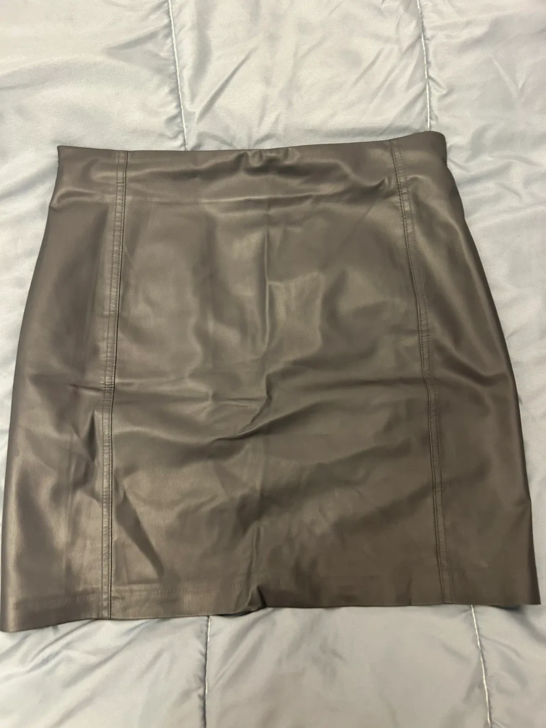 H&M Faux Leather Mini Skirt - Size 10 image indicator(4)