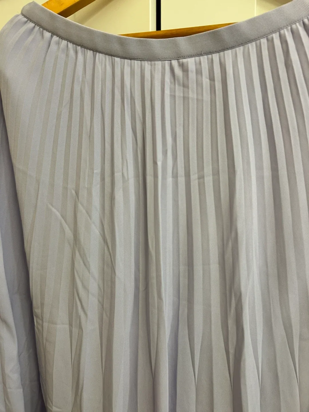 Uniqlo Pleated Skirt - Size L image indicator(4)