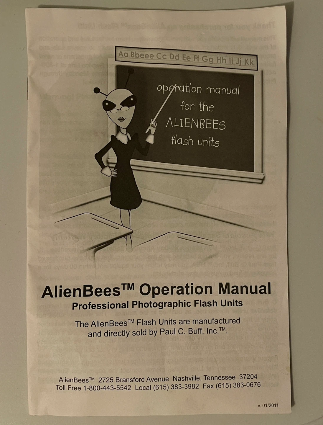 AlienBees Flash Unit with Umbrella and Reflector Accessories - photo 2