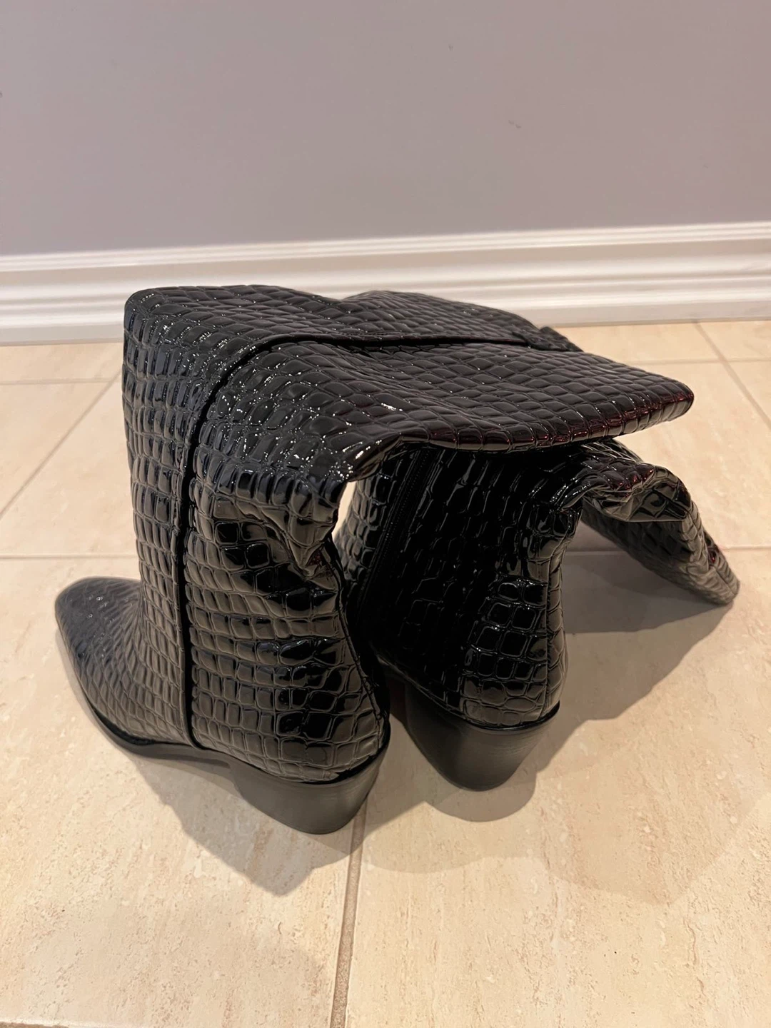 Black Crocodile Embossed Boots - Size 8 - photo 5