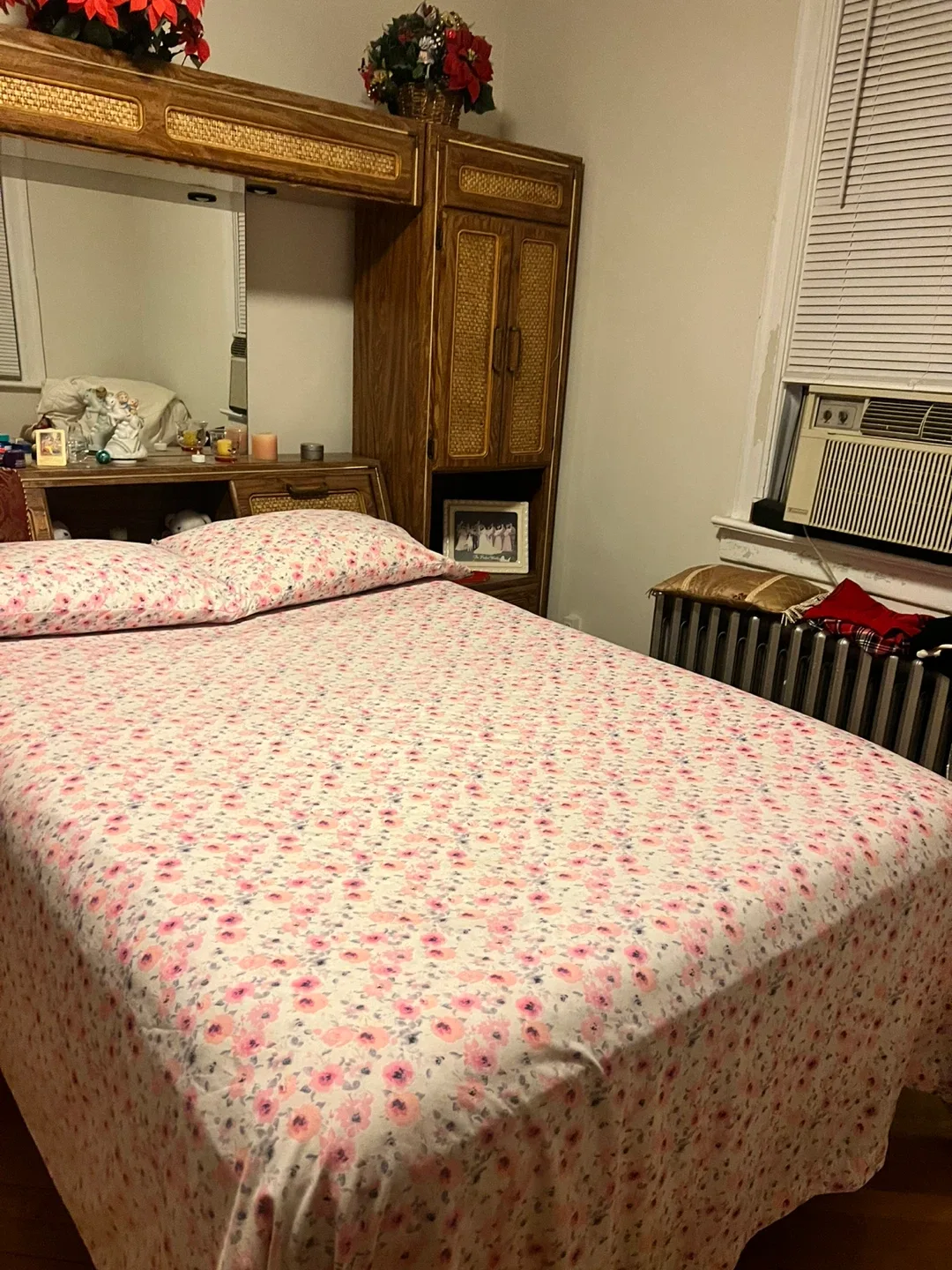 Vintage Wood Bedroom Set with Storage image indicator(3)