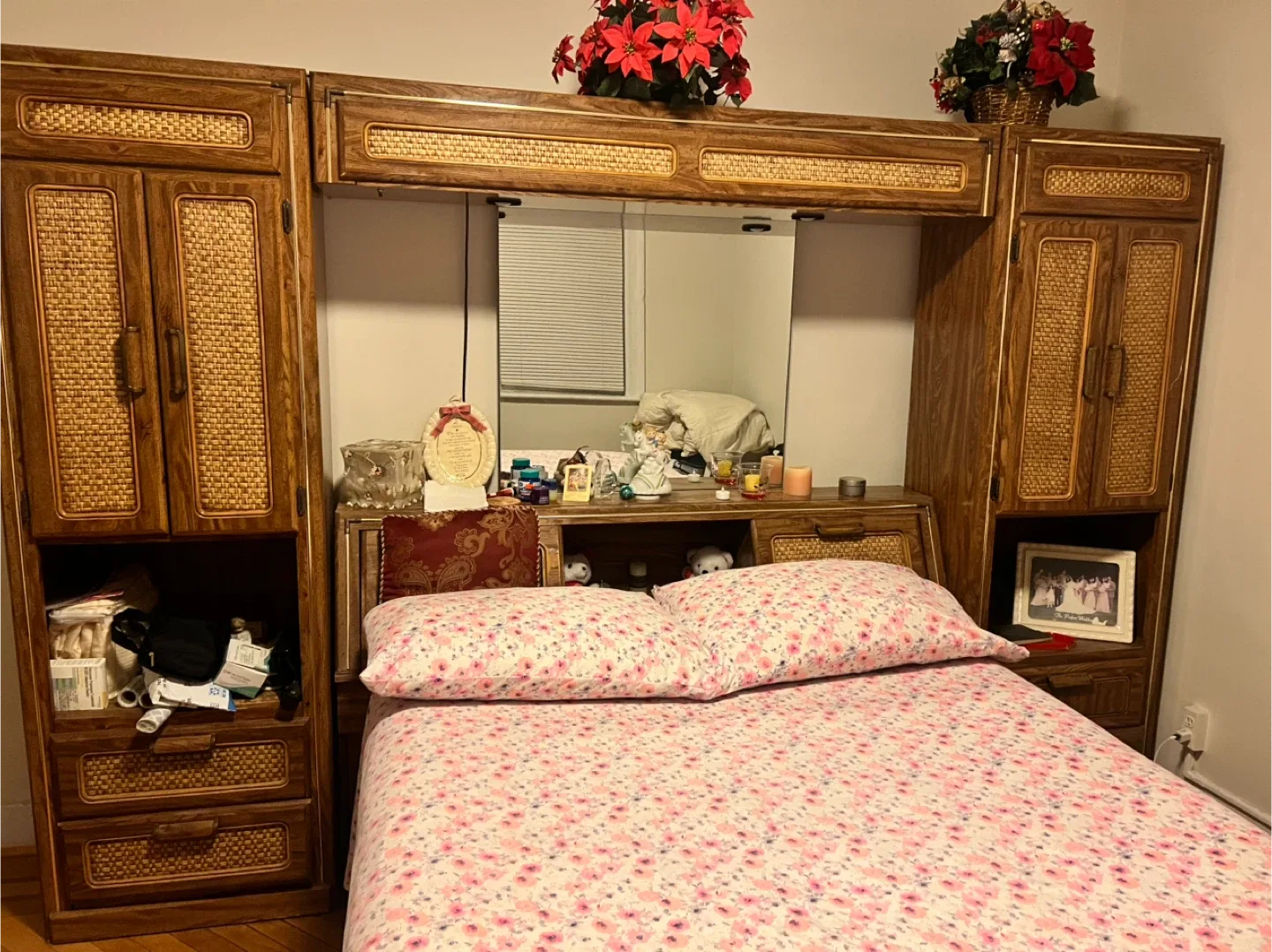 Vintage Wood Bedroom Set with Storage image indicator(2)