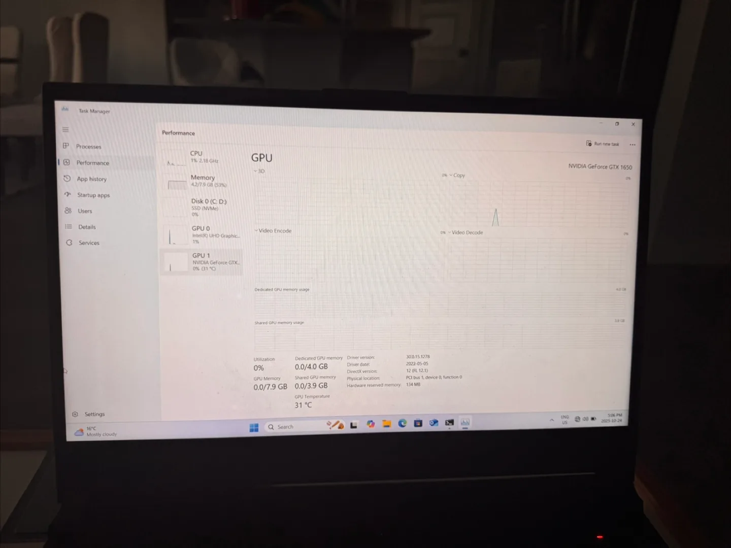 Asus Rog Strix Gaming laptop image indicator(8)