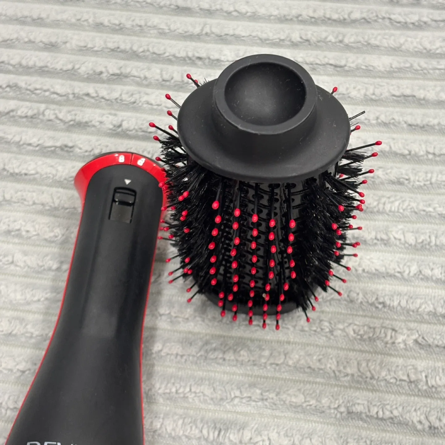 Revlon One-Step Volumizer PLUS Hair Dryer image indicator(9)