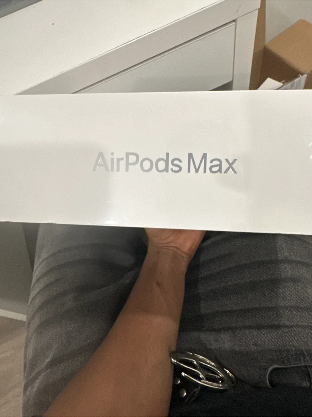 New Apple AirPods Max - Silver image indicator(4)
