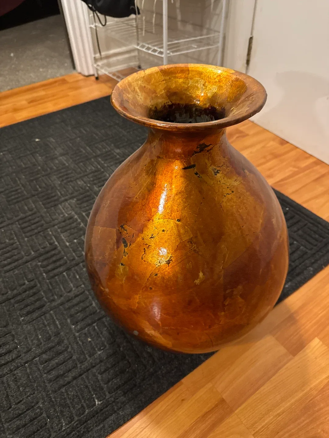 Decorative Gold Vase image indicator(2)