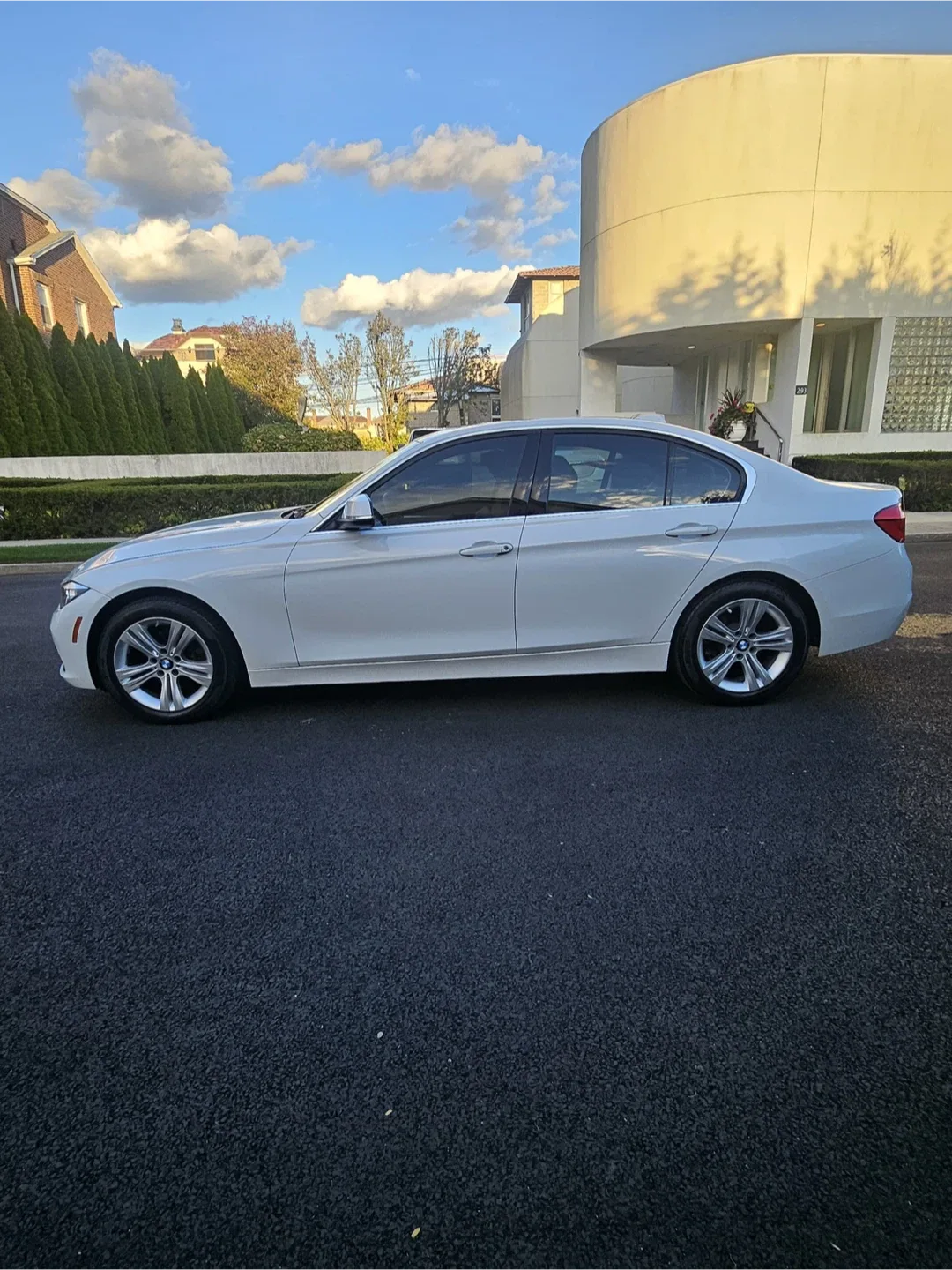 2017 BMW 330i AWD image indicator(5)