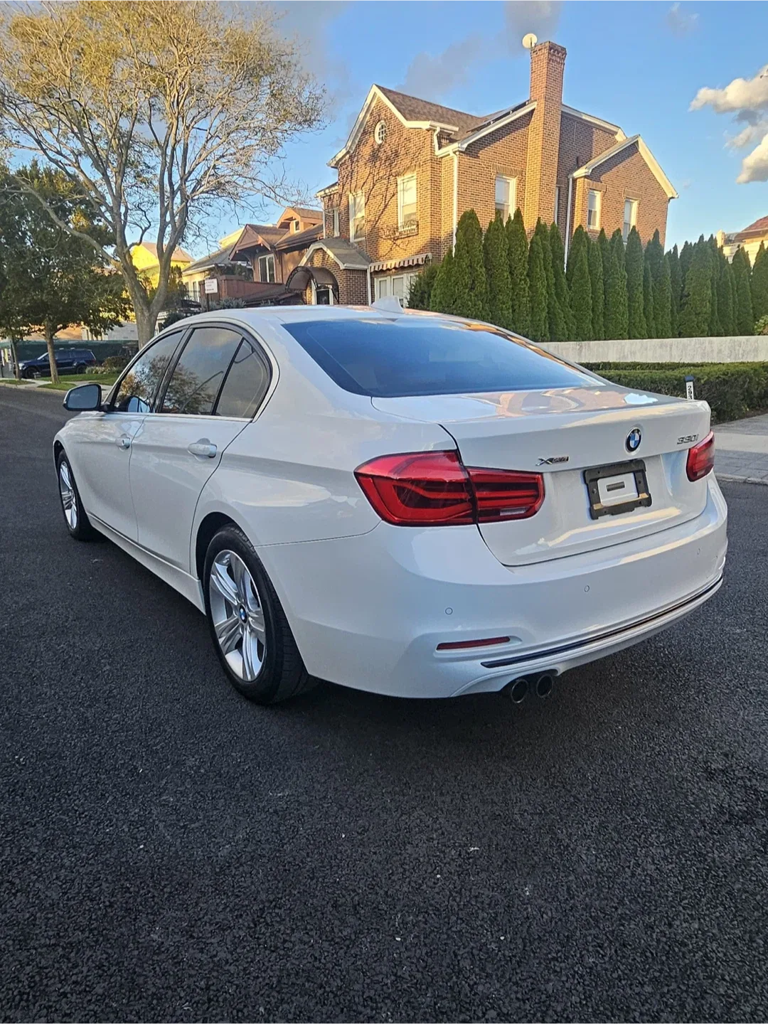 2017 BMW 330i AWD image indicator(3)