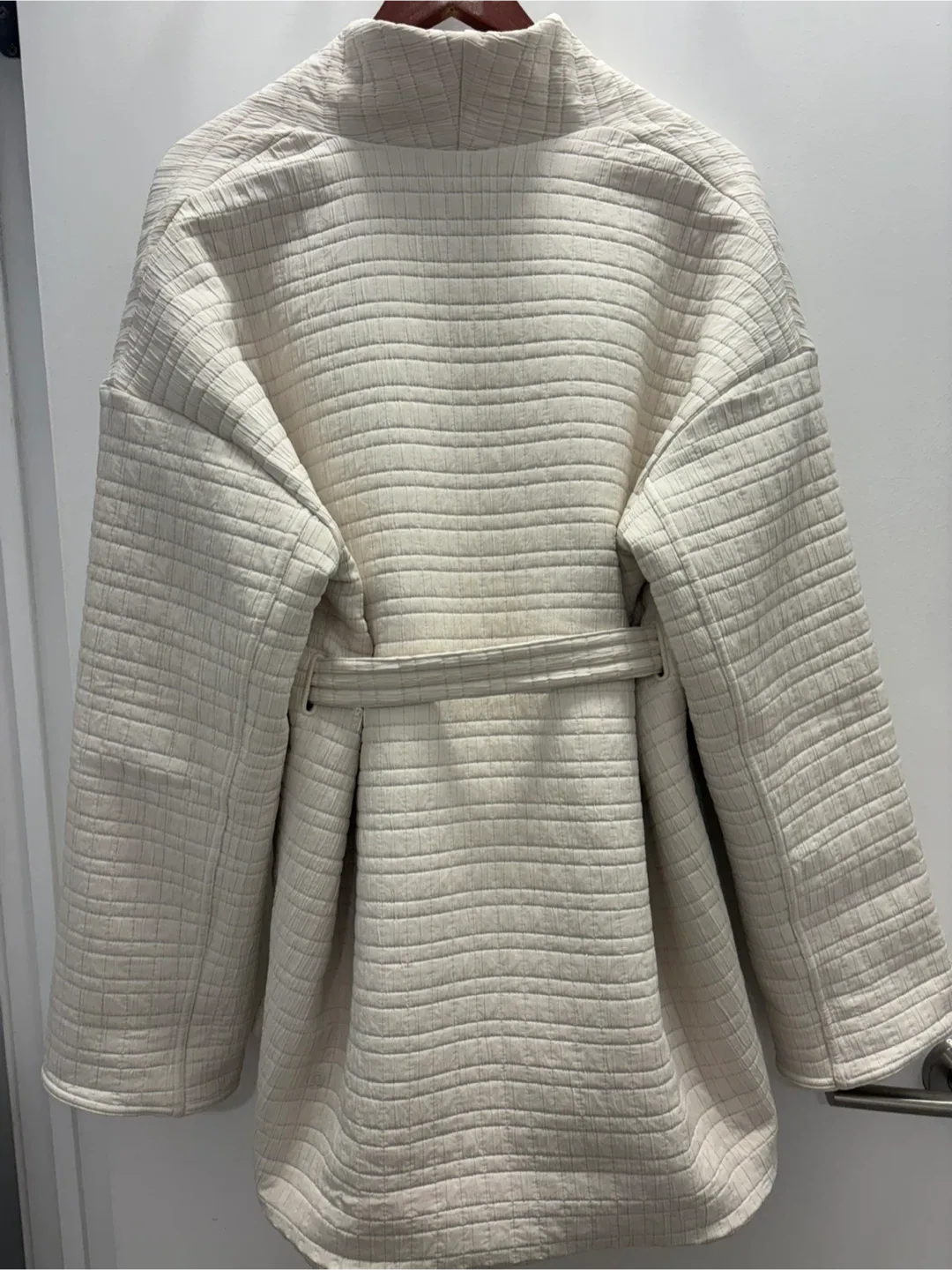 Lululemon Coat image indicator(3)