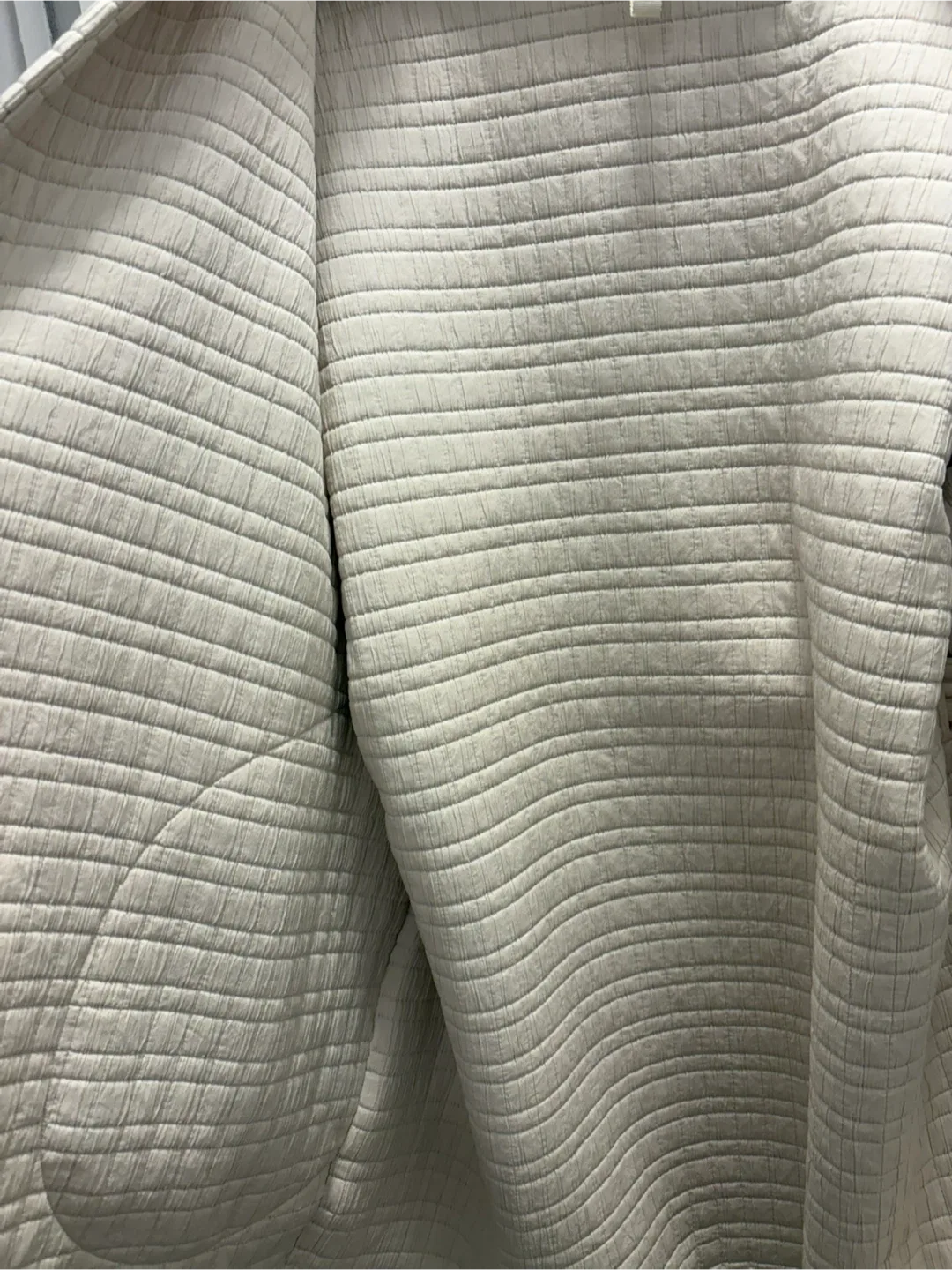 Lululemon Coat image indicator(4)