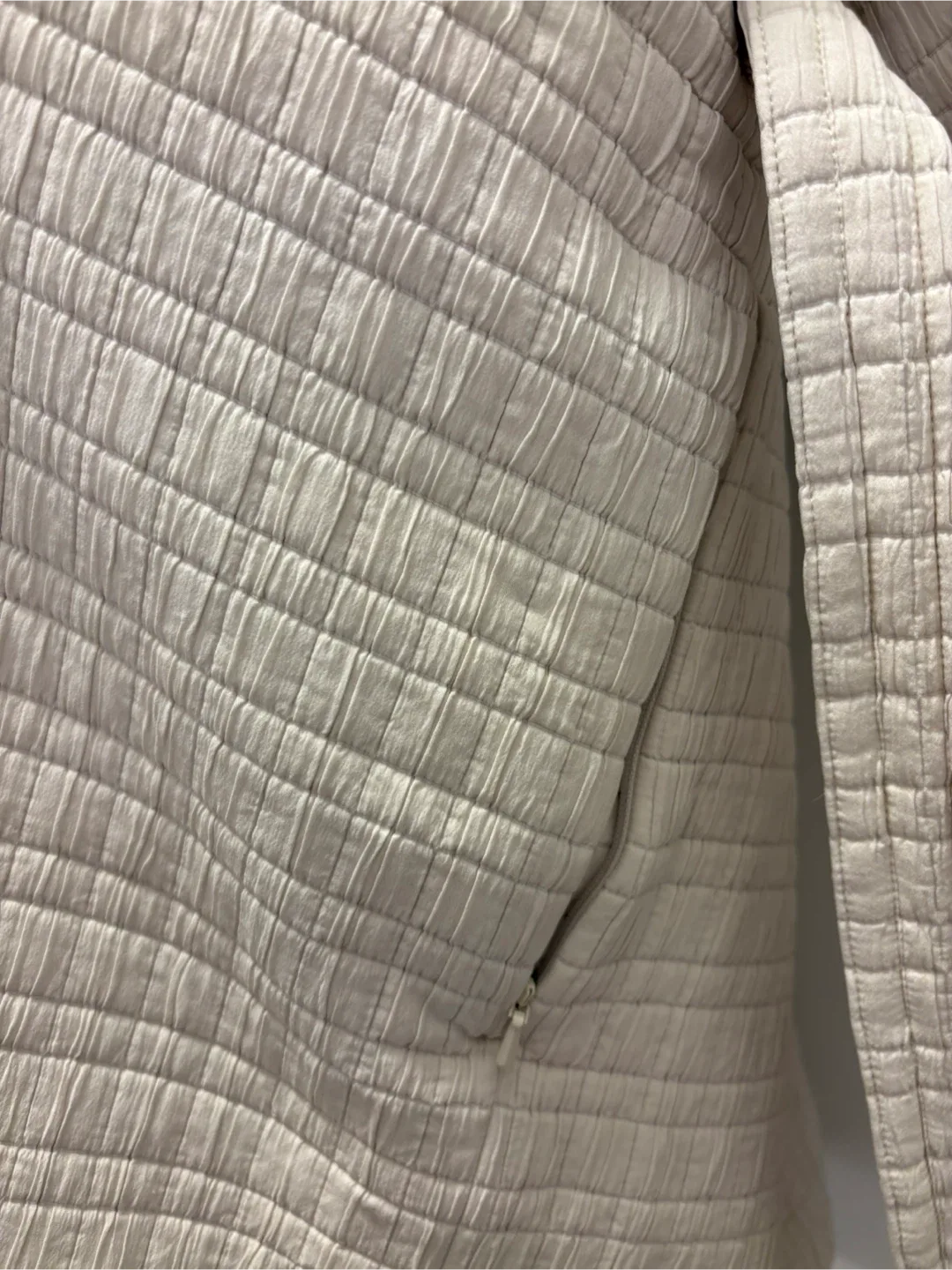 Lululemon Coat image indicator(5)