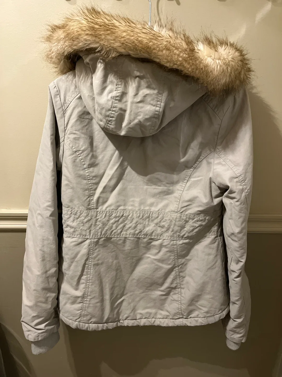 Bench. Women's Winter Coat - Size L image indicator(5)