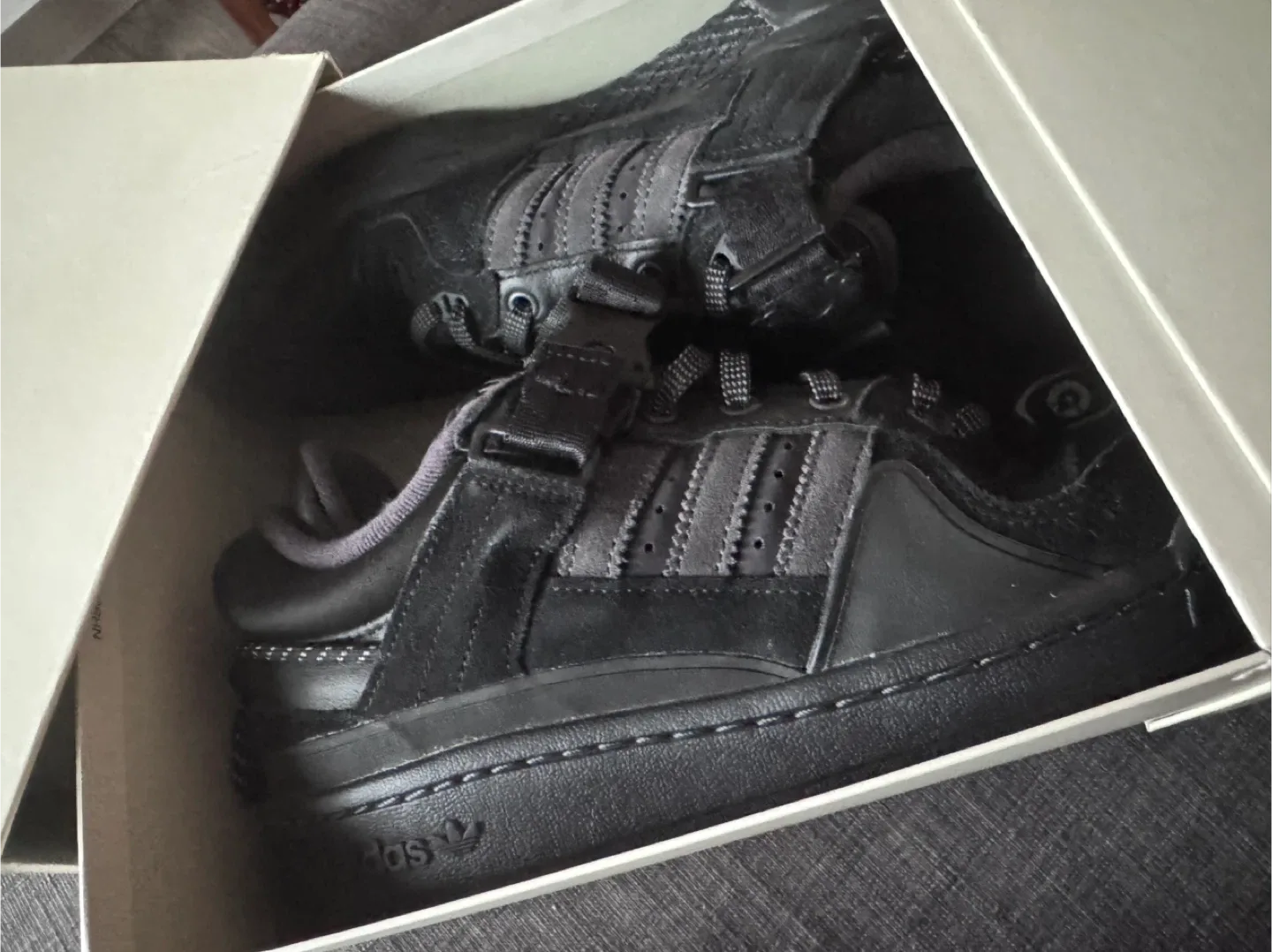 Adidas x Bad Bunny Forum Black image indicator(3)