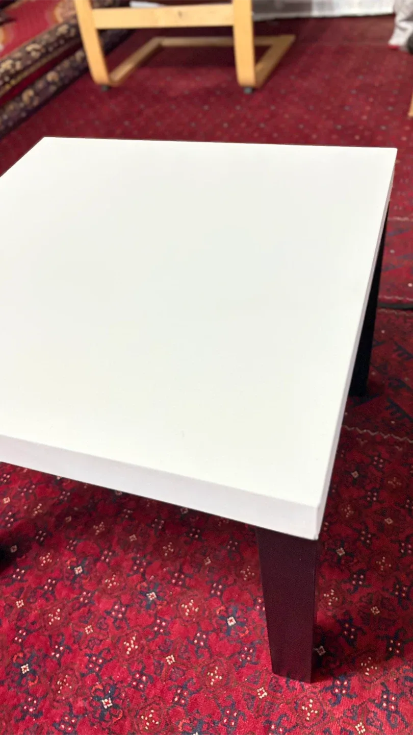 White Square Table image indicator(3)