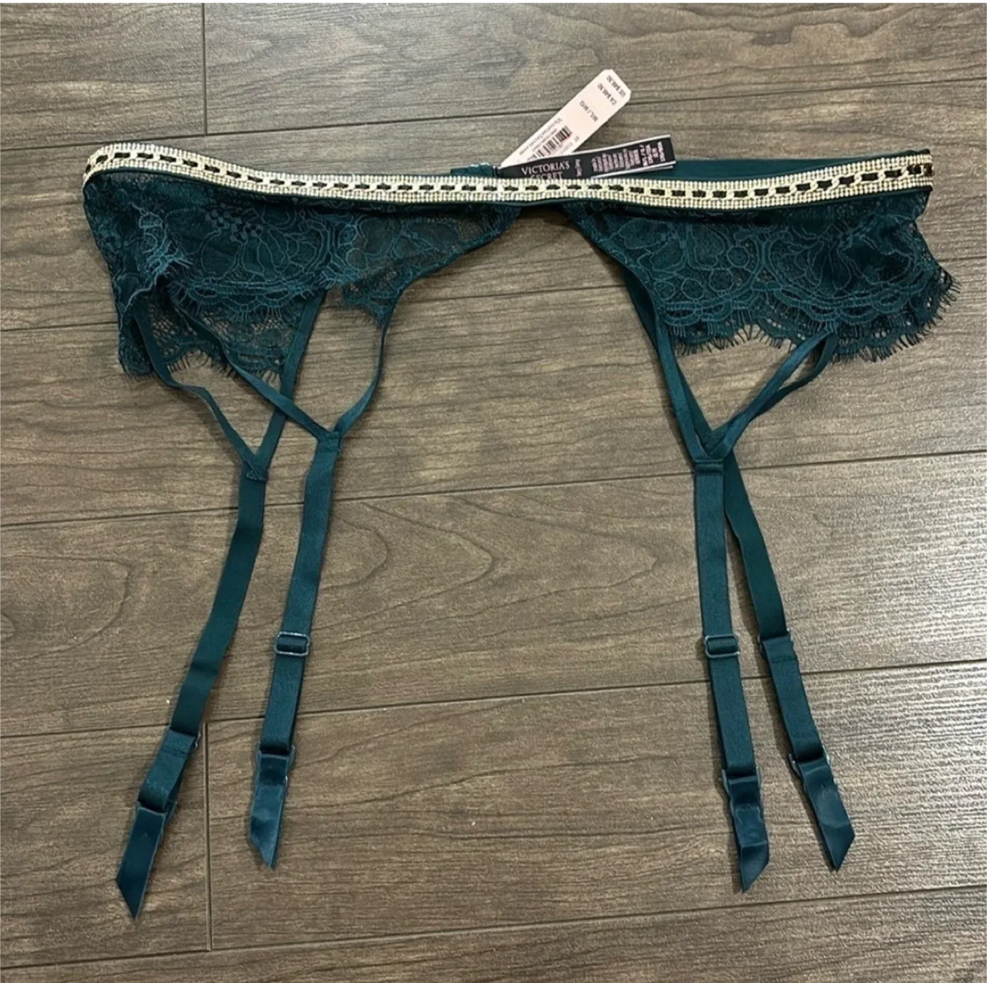 BNWT! Victoria’s Secret Shine Strap Lace Garter image indicator(3)