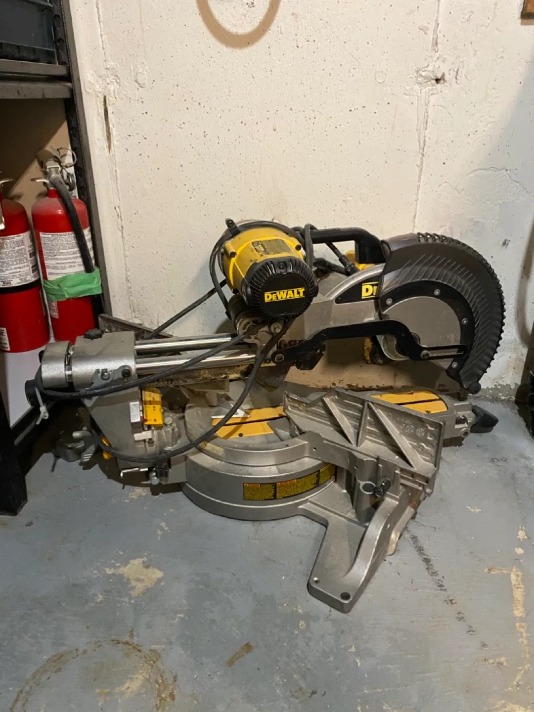 Construction Equipment: Ladders, Planks, Saw, Jacks image indicator(3)