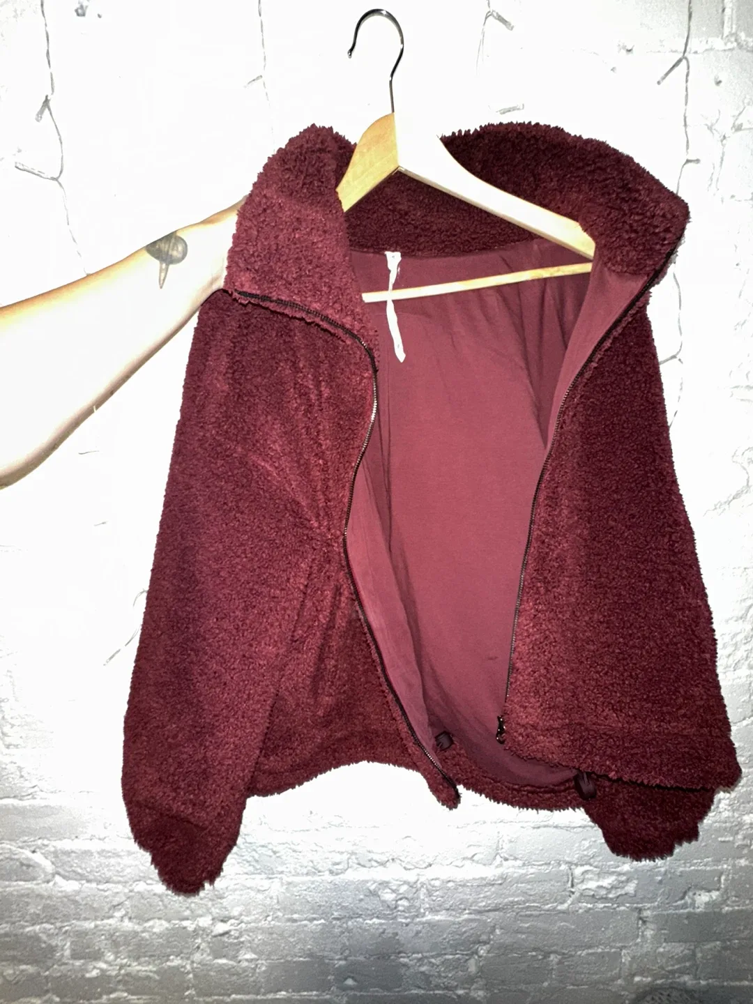 Lululemon Burgundy Teddy Size M image indicator(3)