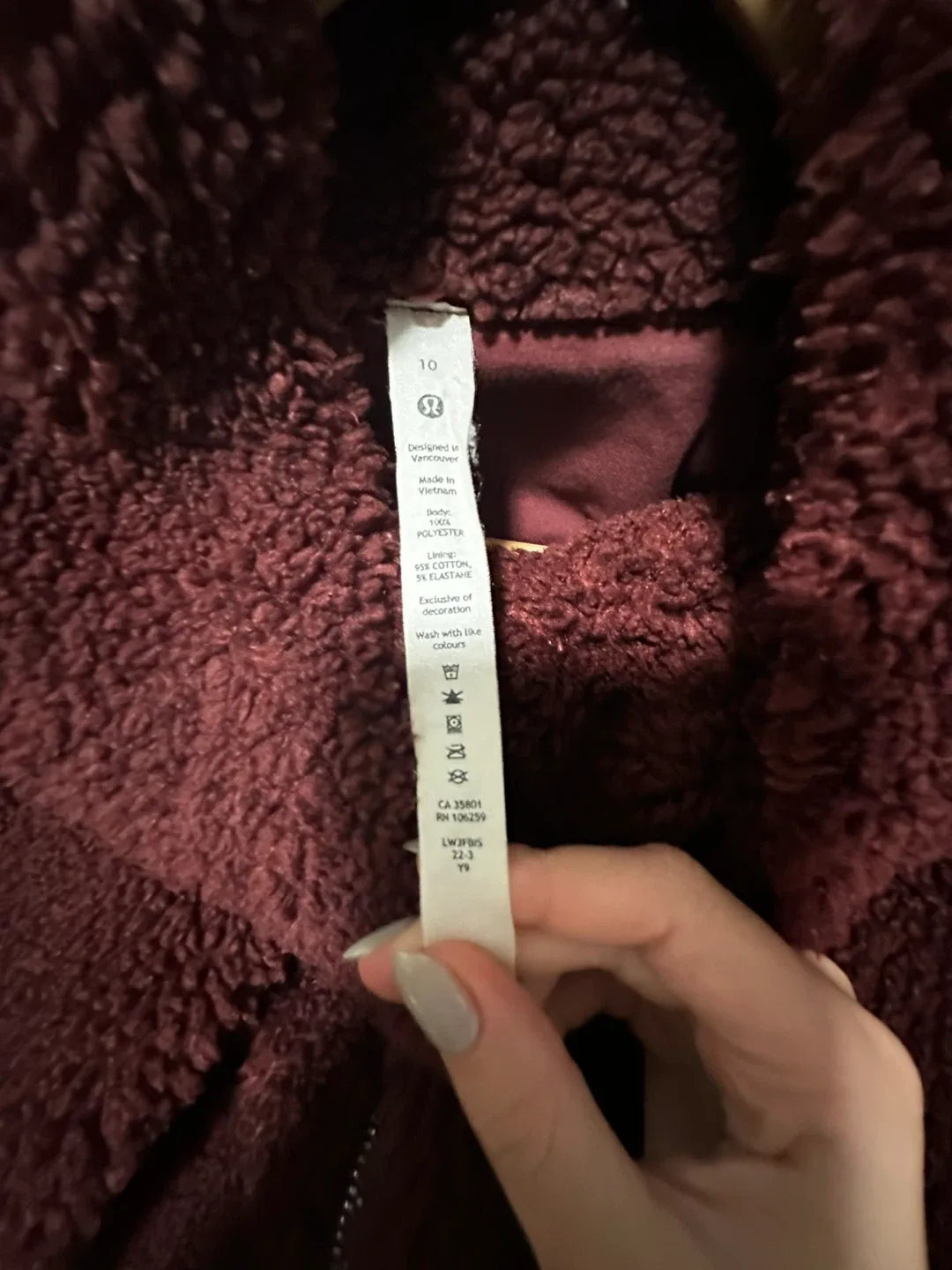 Lululemon Burgundy Teddy Size M image indicator(5)