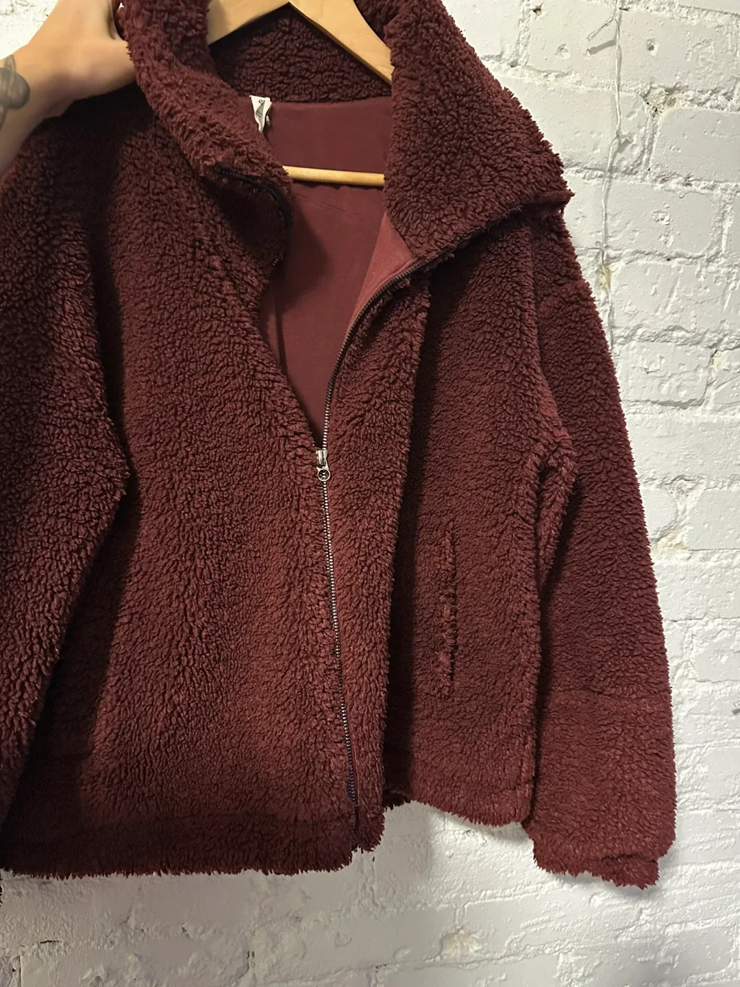 Lululemon Burgundy Teddy Size M image indicator(2)