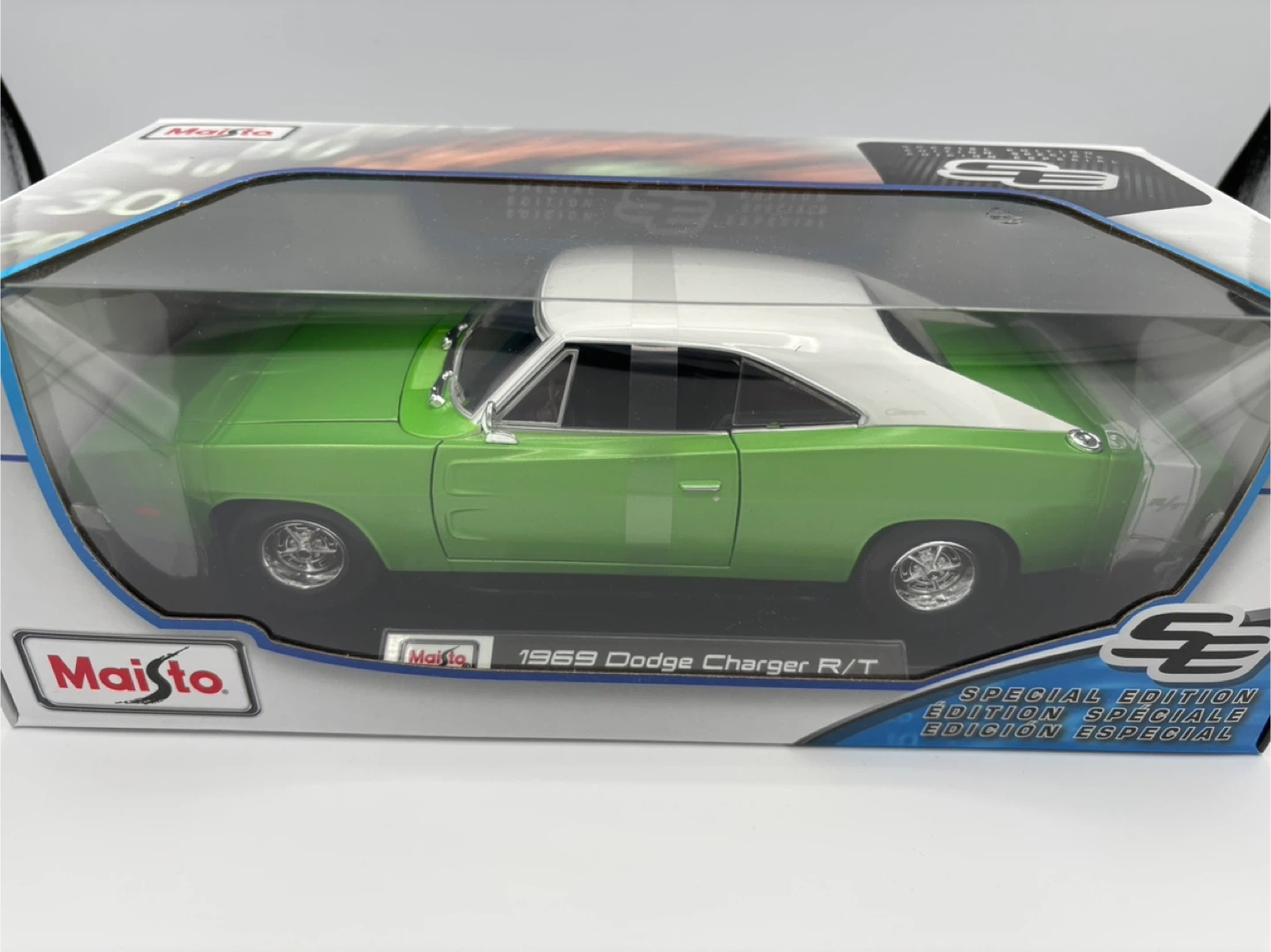 Maisto 1969 Dodge Charger R/T 1:18 Scale