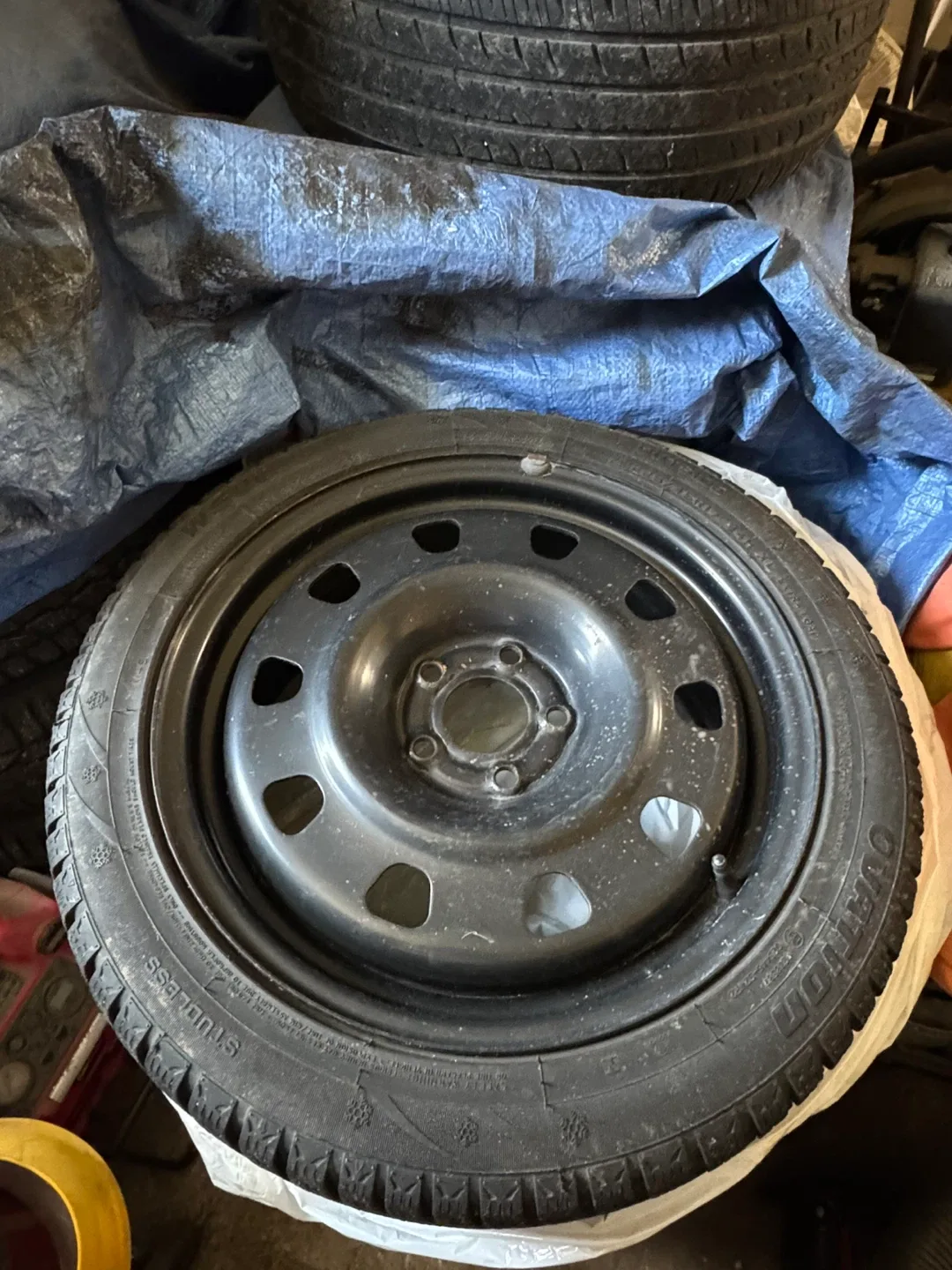 225/45R17 Winter Tire image indicator(4)