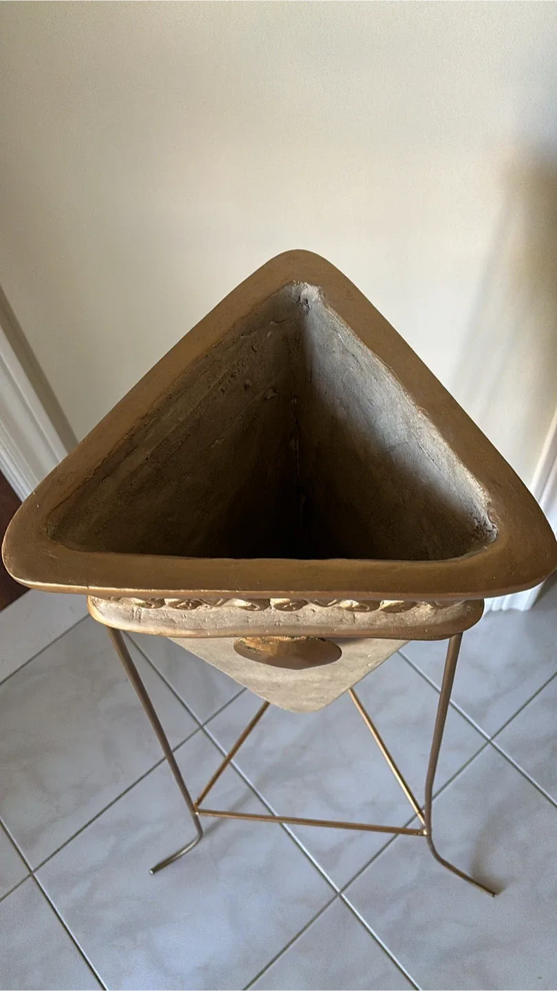 Gold Decorative Planter Stand image indicator(2)