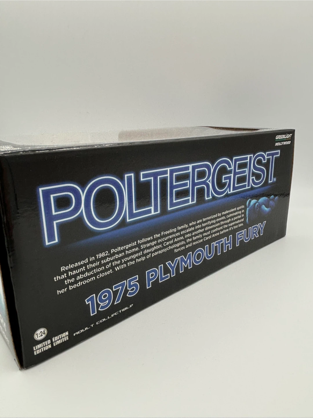 Greenlight Hollywood Poltergeist 1975 Plymouth Fury Taxi 1:24 - photo 5